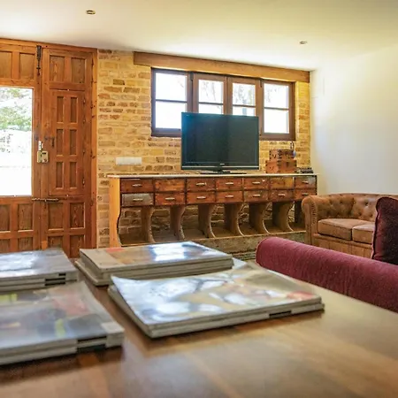 Beautiful In 科尼尔-德拉弗龙特拉